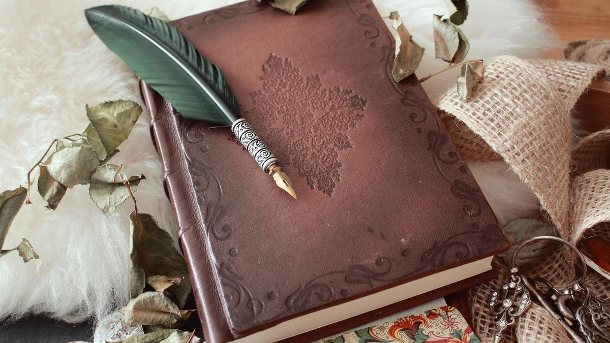Книга и перо Книга и перо
