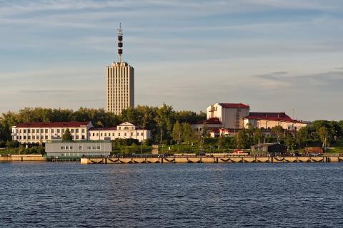В Архангельске эвакуировали жителей аварийного дома на улице Выучейского